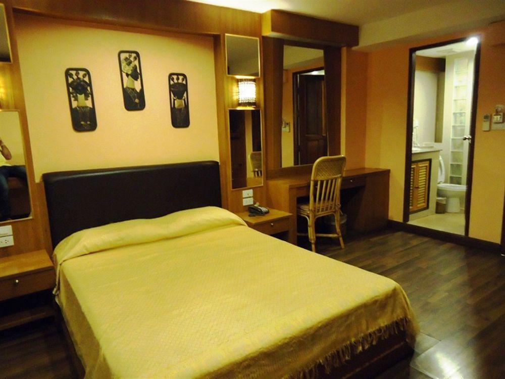 Oyo 437 Hostel Na Nara Bangkok Buitenkant foto