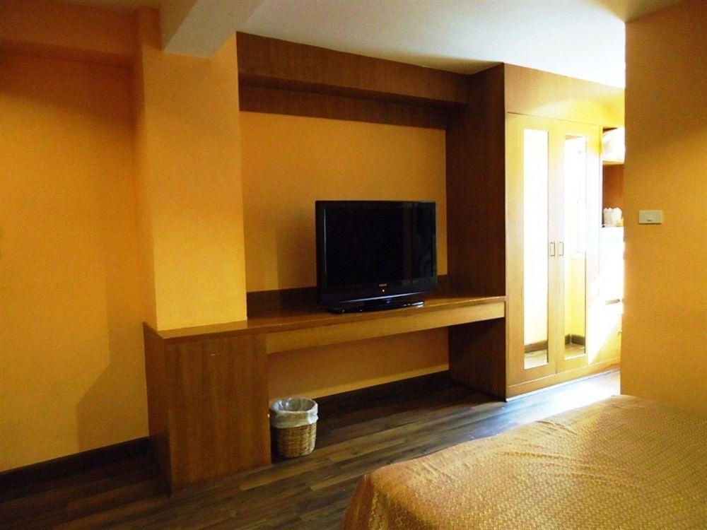 Oyo 437 Hostel Na Nara Bangkok Buitenkant foto