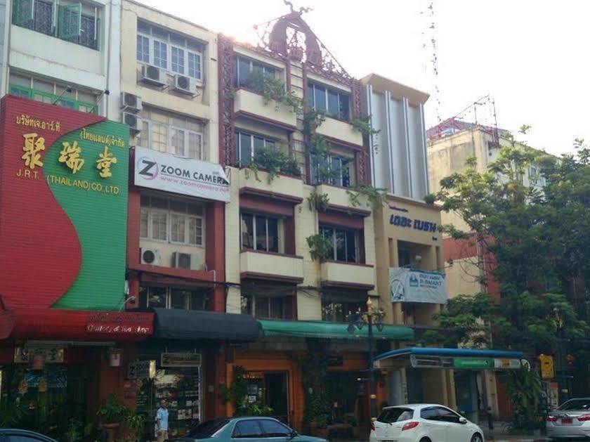 Oyo 437 Hostel Na Nara Bangkok Buitenkant foto