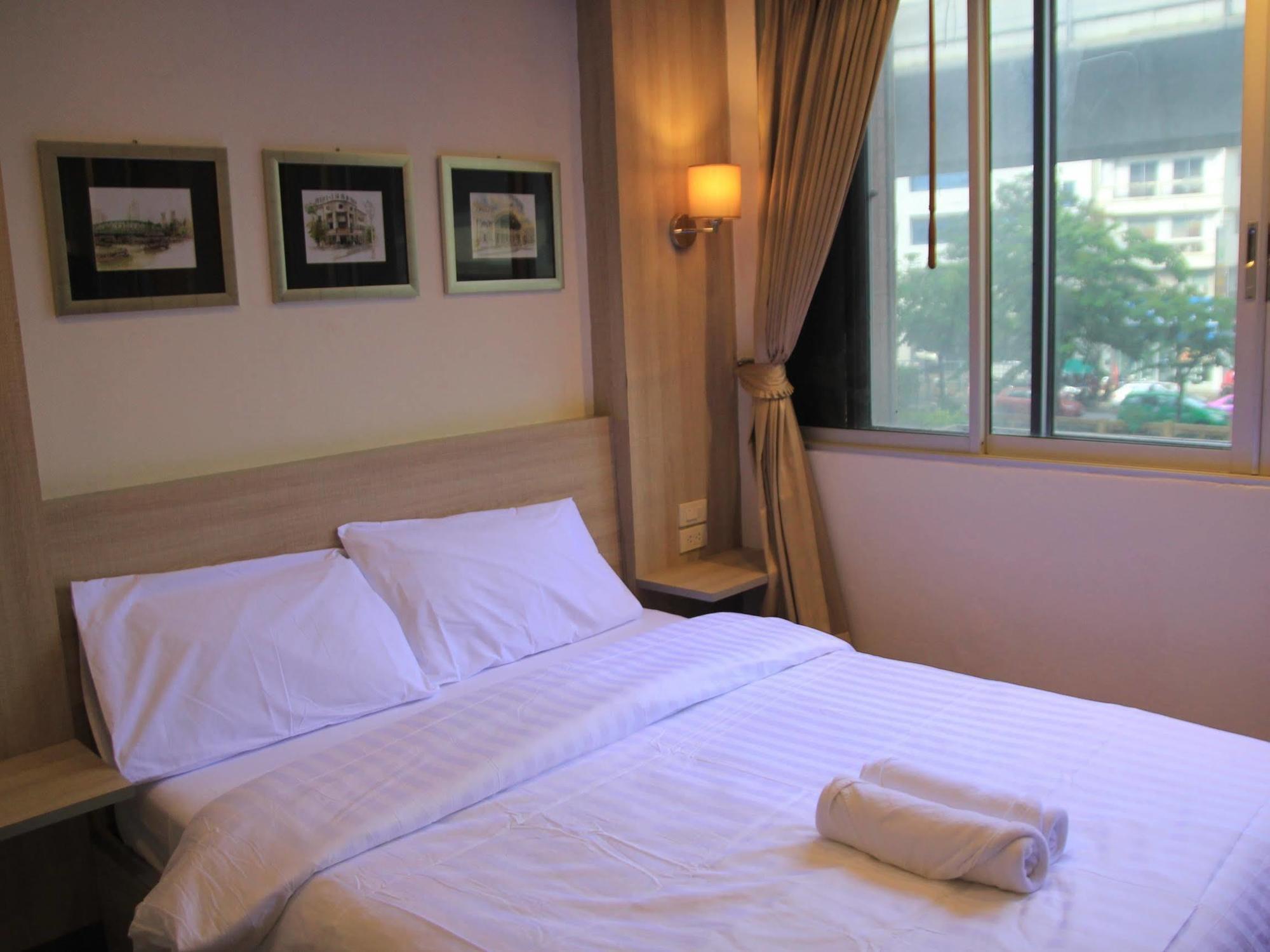 Oyo 437 Hostel Na Nara Bangkok Buitenkant foto