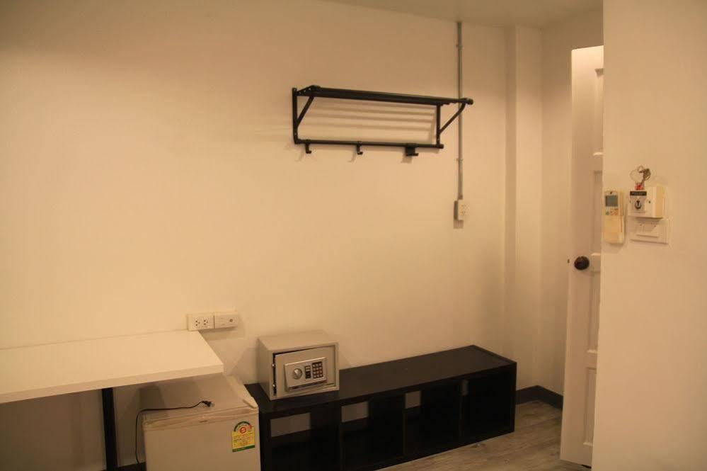 Oyo 437 Hostel Na Nara Bangkok Buitenkant foto