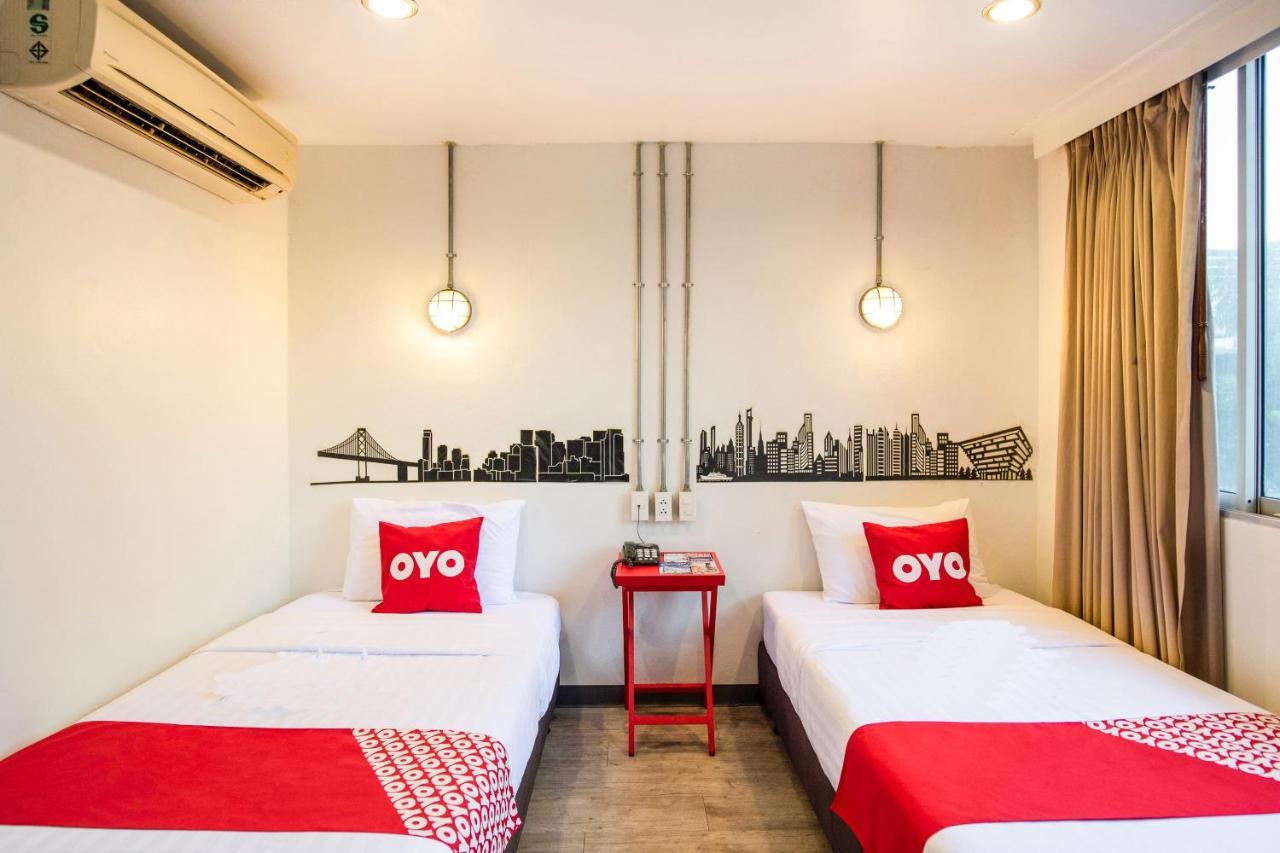 Oyo 437 Hostel Na Nara Bangkok Buitenkant foto