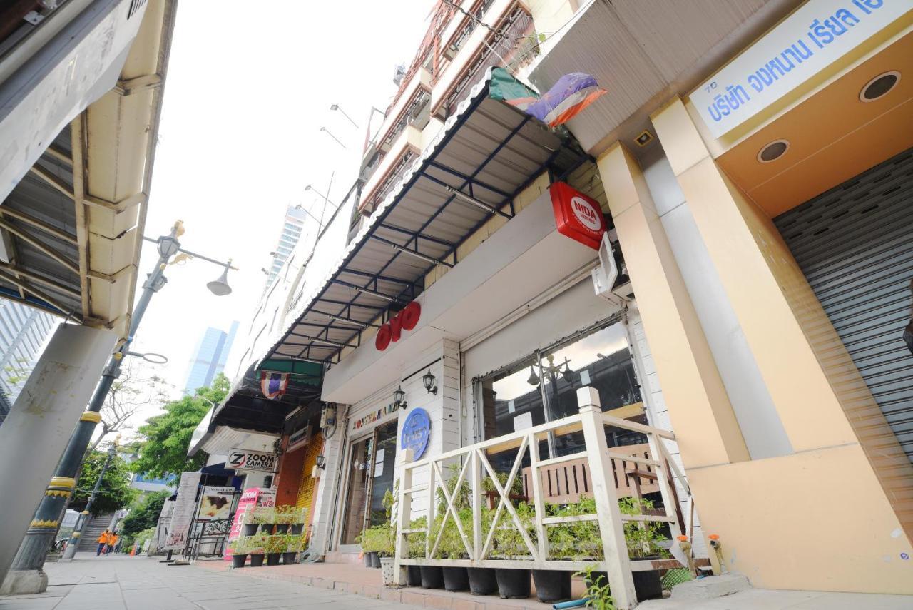 Oyo 437 Hostel Na Nara Bangkok Buitenkant foto